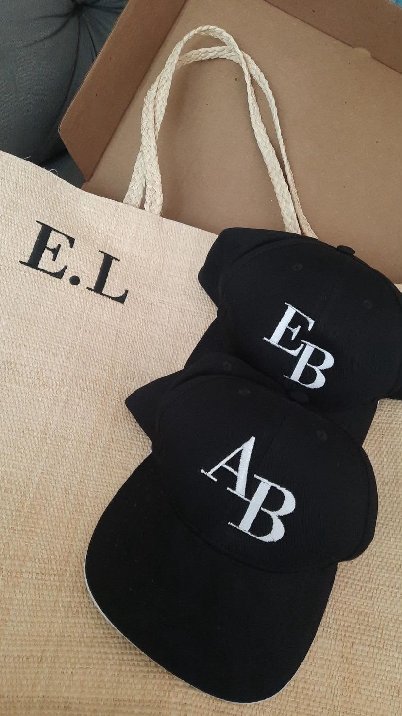 BONÉS E BOLSA PERSONALIZADOS